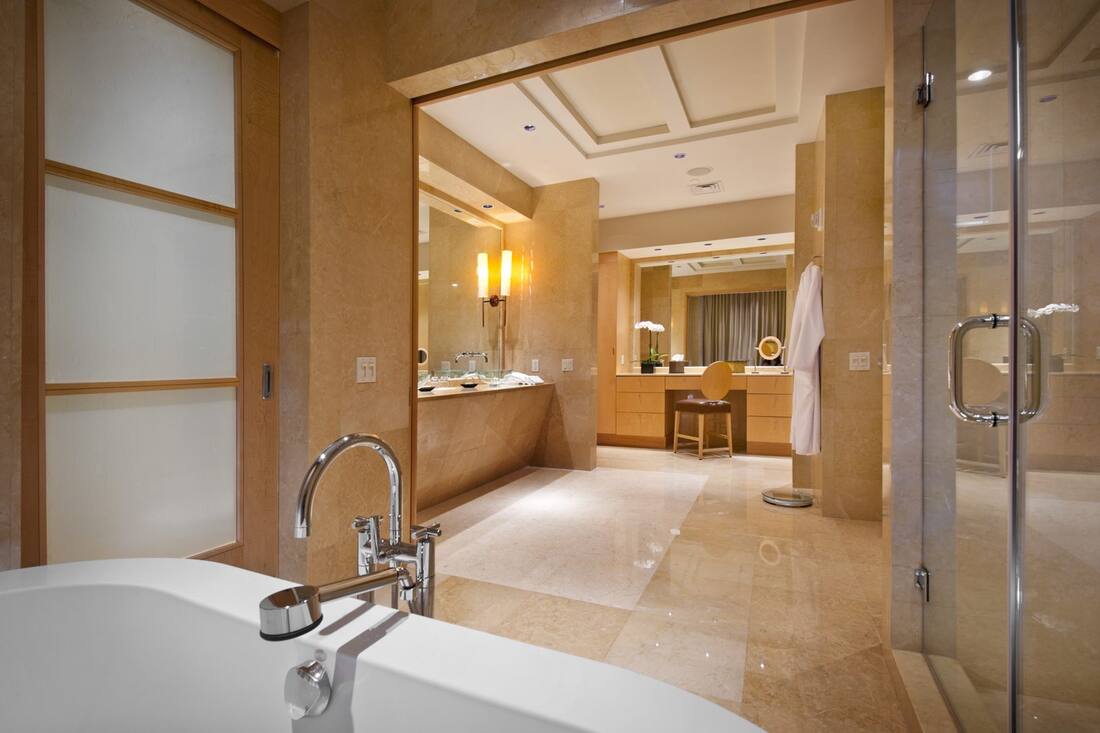 Penthouse suite bathroom